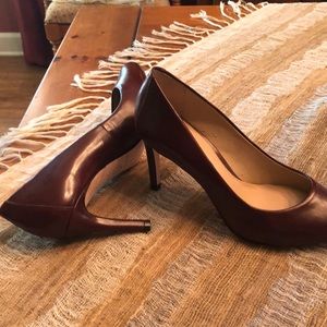 Antonio Melani saddle brown leather pumps